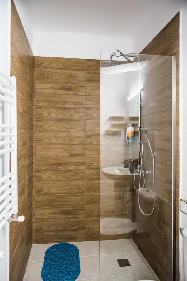 Apartament Blue Geranium With Private Backyard Saloniki Zewnętrze zdjęcie
